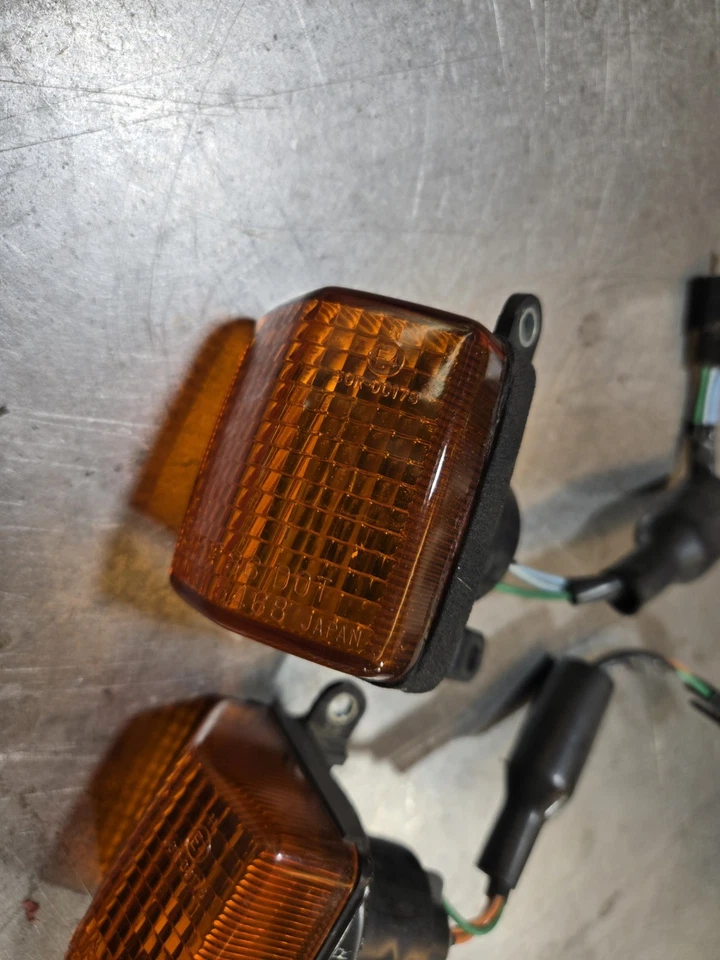 Honda CBR600F1 1987 1988 1989 Hurricane señales de giro delanteras ¡¡OEM!!! Foto 2 de 4