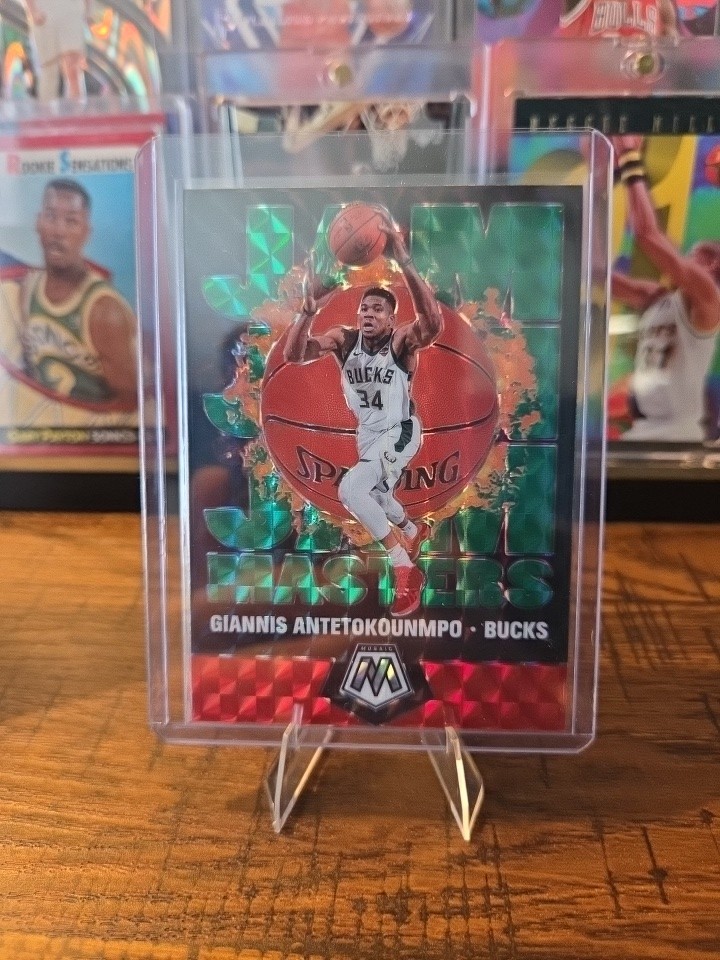 2019-20 Mosaic Giannis Antetokounmpo Green Prizm Jam Masters #19 Bucks