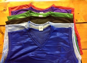 Mesh-V-neck-scrimmage-vests-100-lightweight-polyester