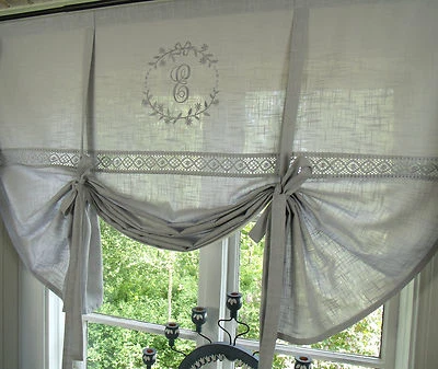 Raff Gardine CRYSTAL GRAU 160x120 LillaBelle Monogramm bestickt Rollo Curtain - Bild 1 von 4