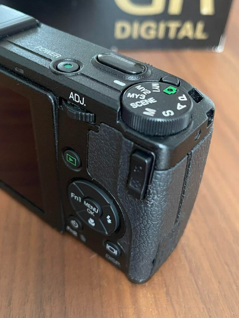 Ricoh GR Digital IV Charger battery Complete Camera for