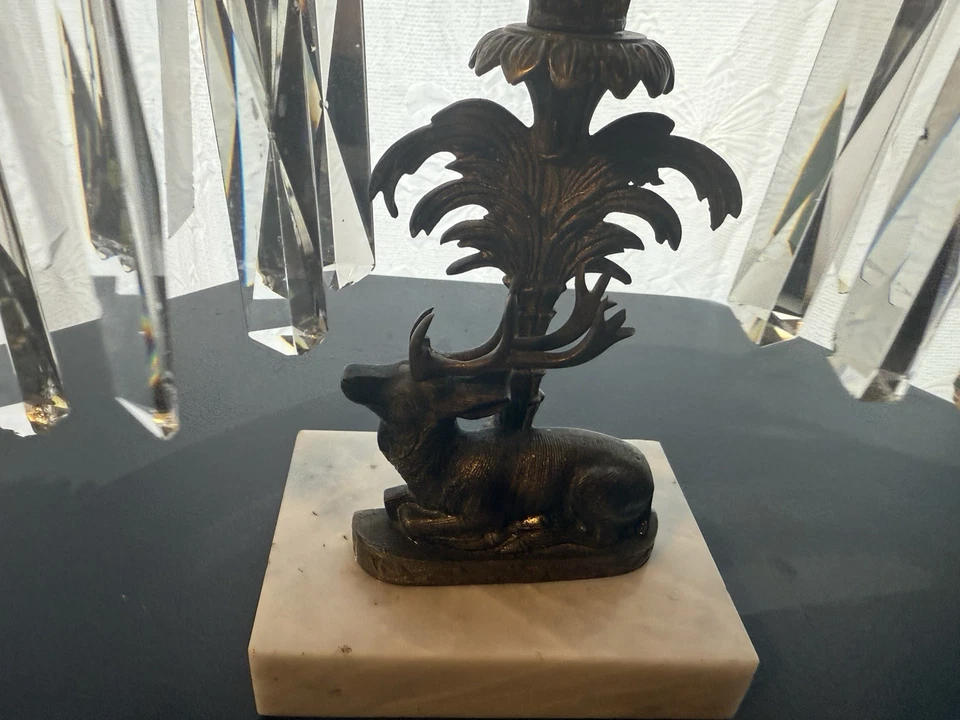 Candelabro antigo de latão girandole com balde e base de mármore - Imagem 2 de 4