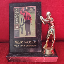 Upper Deck Autographed Tiger Woods Trading Card The Majors St. Andrews