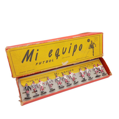 X-Rare VTG 1950s  Mi equipo  Real Madrid Lead Team Soccer Set w/ Box Argentina