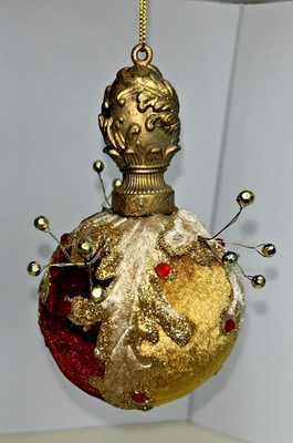 (1) One VTG Velvet Red Ivory Gold Glittered Wire-Beaded Ball Globe Ornament