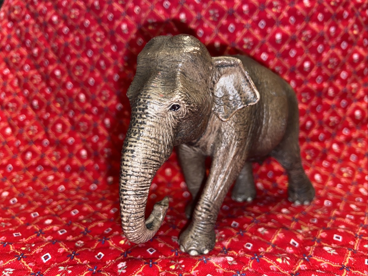 SCHLEICH 15 am limes 69 ELEPHANT Adult Elephant D-73527 Preowned
