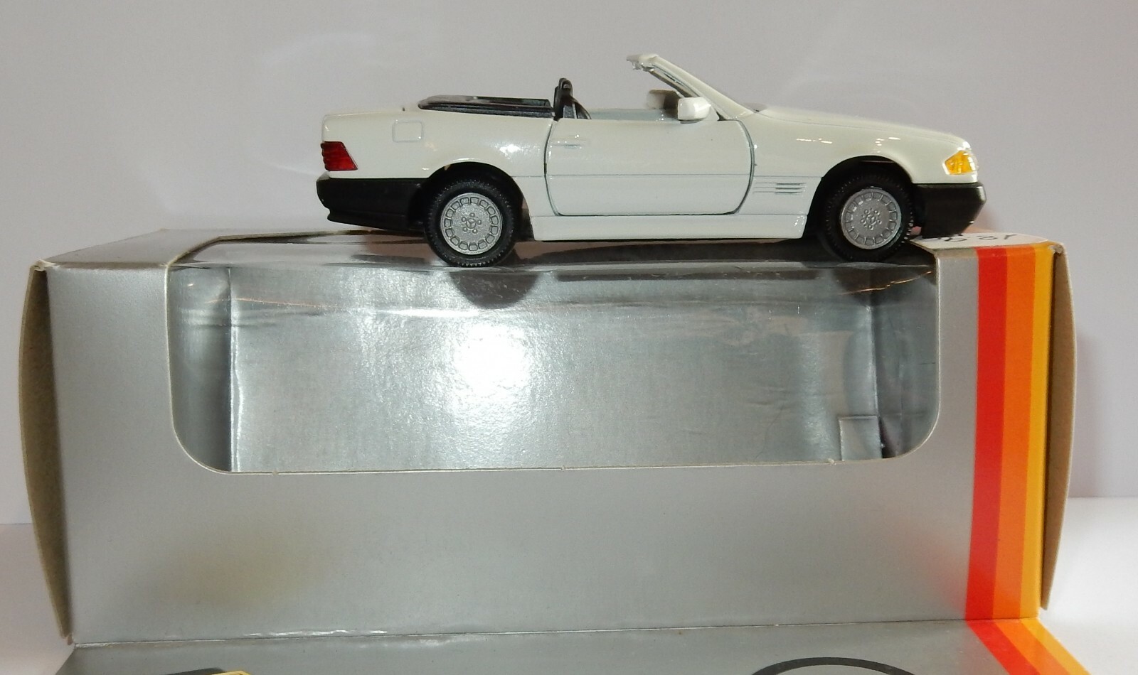 Picture 4 of 8