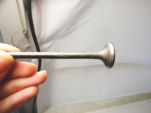 HONDA CBX CB750F NEW ENGINE EXHAUST VALVE 14721-422-000 CB 750 lm - Picture 6 of 8