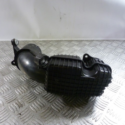2018 VOLVO V40 2.0 PETROL TURBO RESONATOR PIPE 31319692 - Picture 3 of 5