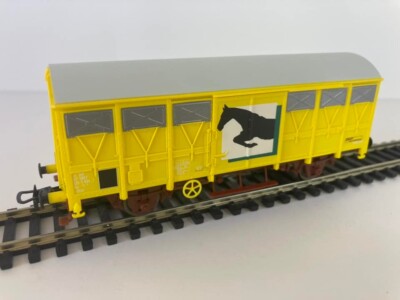 Jouef HJ6232 Wagon couvert type Gs, transport de chevaux