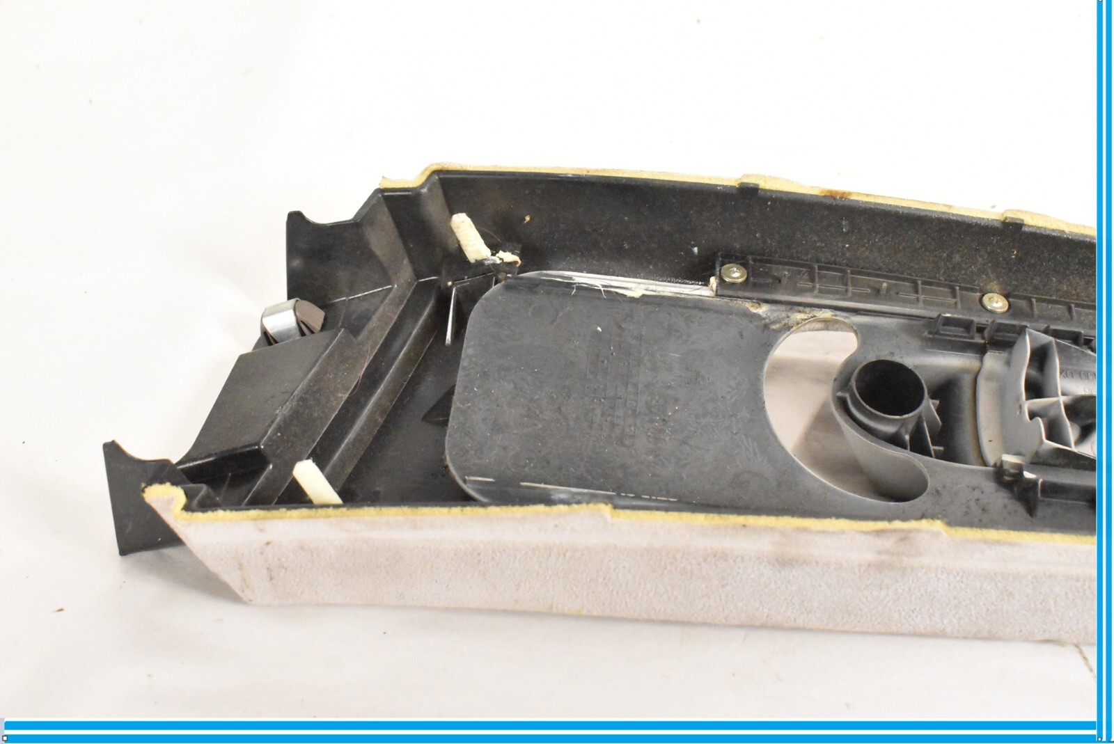 Maserati Quattroporte 2003-2012 Front Right Upper Trim cover