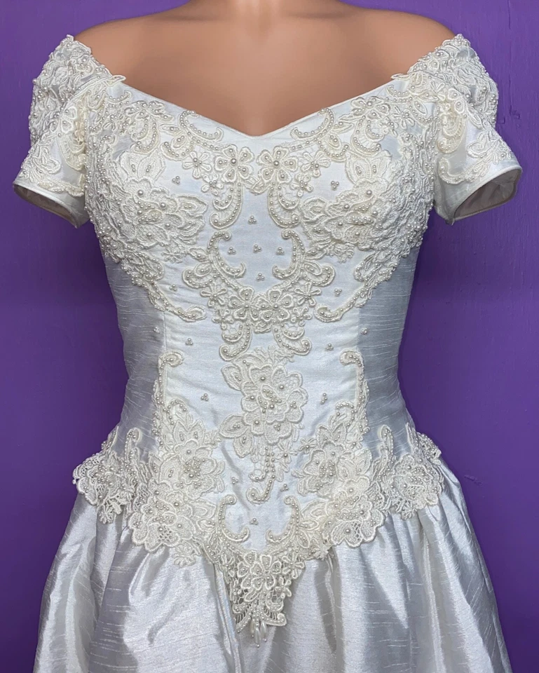 Eden Bridals women's Wedding Dress / size 6 - Image 2 of 4