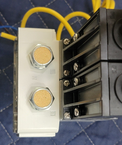 Dual Solenoid Valve Assembly w/ position sensors SMC VP544-5DZ1-03N-M-X538 - Picture 7 of 11