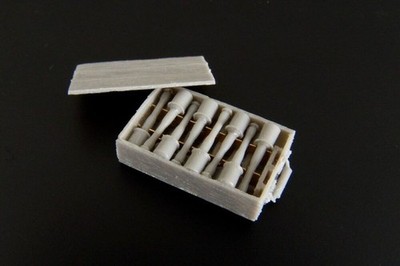 german hand grenades stielhgr 24 and box (30-2 pcs) / 1:35