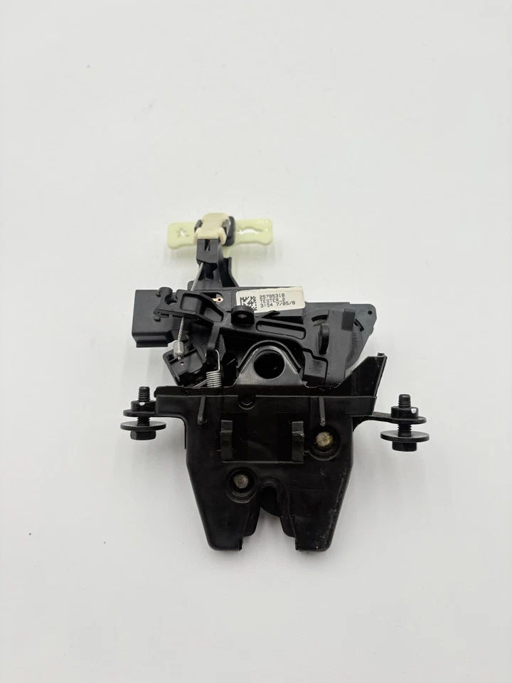 ⭐️2007-2009 SATURN AURA PESTILLO MALETERO BLOQUEO ELÉCTRICO ACTUADOR CUBIERTA DE LIBERACIÓN TAPA OEM Foto 4 de 4