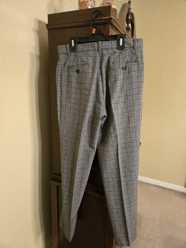 Terno Calvin Klein cinza janela menino grande 2 peças - Tamanho 20 - Imagem 3 de 4