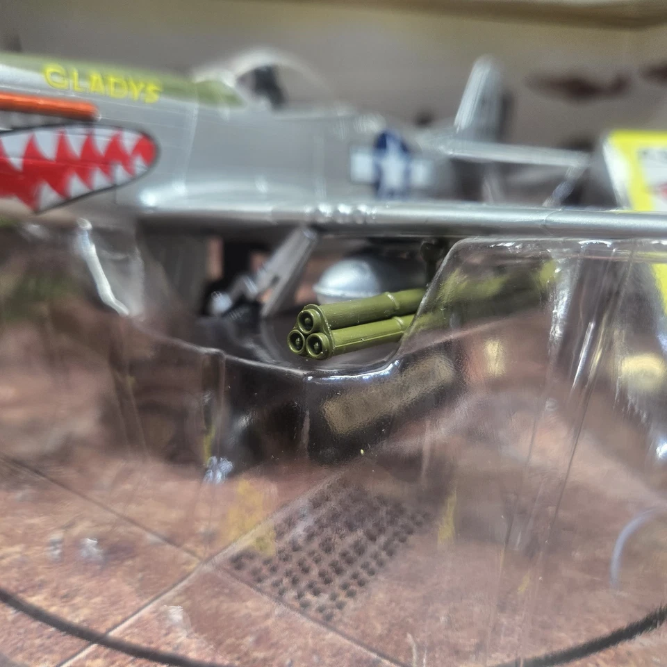 Motor Max Die-cast Metal and Plastic P-51 Mustang Plane Gladys 1:48 Scale NEW - Image 4 of 4