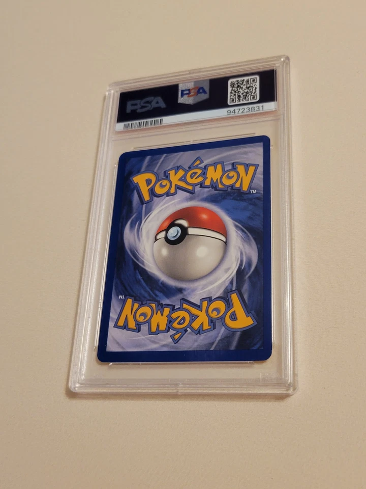 Moltres - Pokemon Fossil #12 - Near Mint to Mint PSA 8 - Image 4 of 4