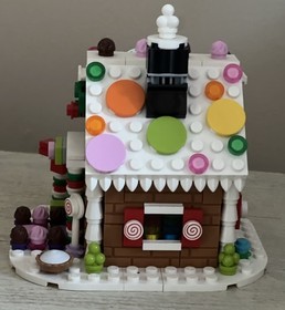 Lego 2015 Limited Edition Gingerbread House-40139 EUC Complete With Box/Manual