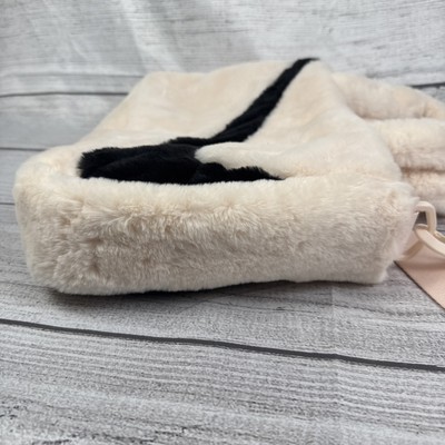 Nike Sportswear Faux Fur Tote Gym Purse Bag Adjustable Shoulder Strap thumbnail 4