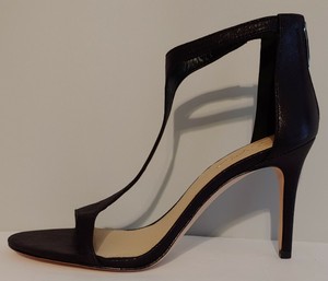 vince camuto t strap sandals