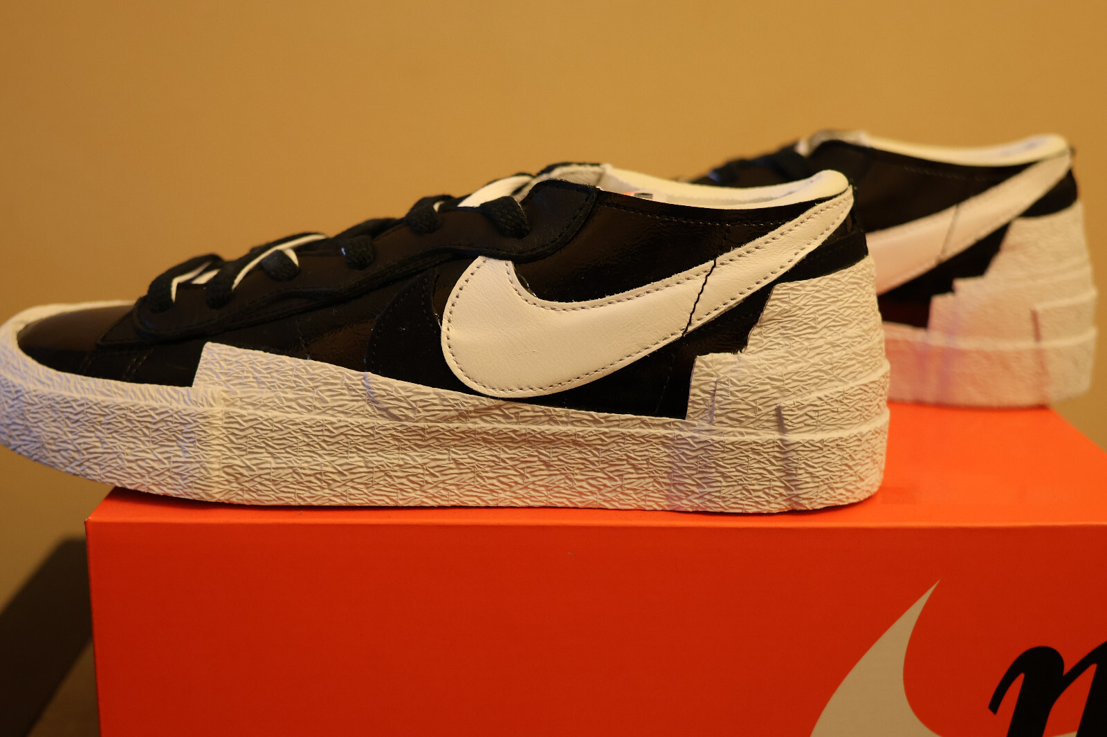 SACAI X NIKE Taglia 10 Blazer Nike sacai x basso nero brevettato