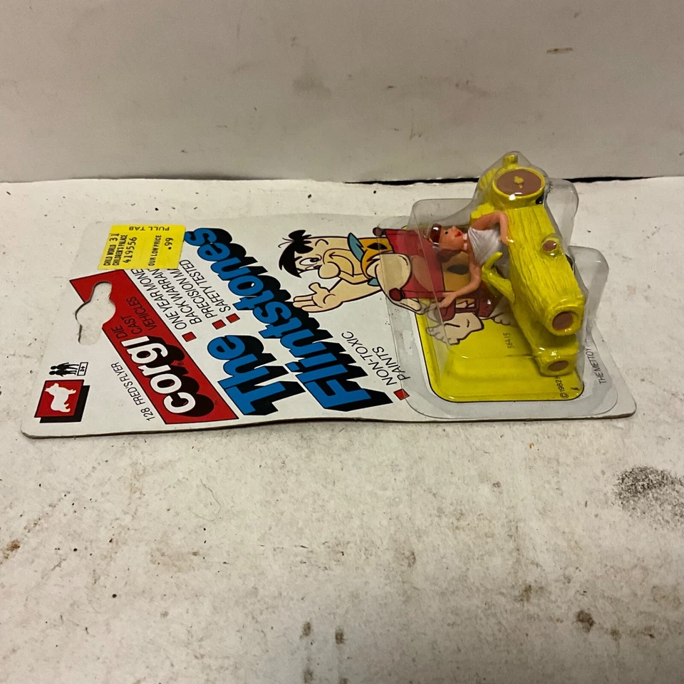 VINTAGE 1982 CORGI JUNIOR FRED’S FLYER #128 THE FLINTSTONES FACTORY SEALED - Image 4 of 4