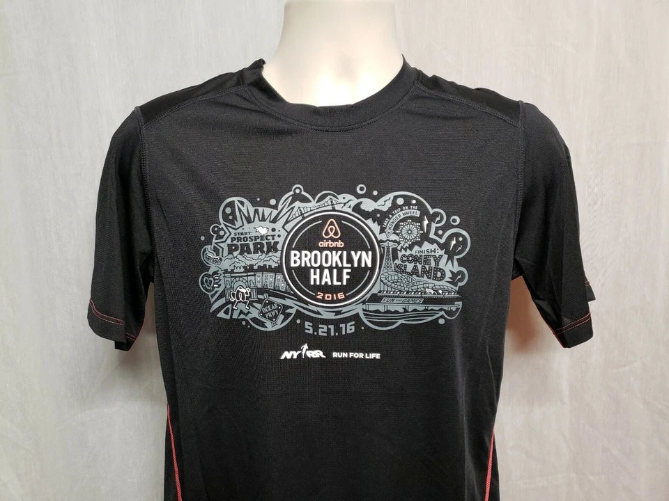 Camiseta deportiva negra pequeña New York Road Runners Airbnb Brooklyn Half 2016 para hombre Foto 2 de 4