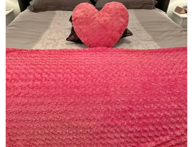 BARBIE PINK THROW BED /SOFA COVER + CERISE HEART CUSHION DEBENHAMS GIRLS  BEDROOM | eBay
