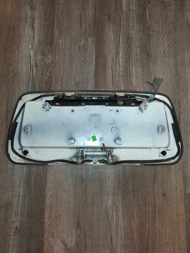 GMC Envoy Trailblazer 2002-2009 escotilla trasera portón trasero soporte de matrícula blanco Foto 2 de 3