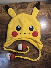 Pikachu Knit Hat with Pok  Ball Tassels   Official Pok mon   Great Condition