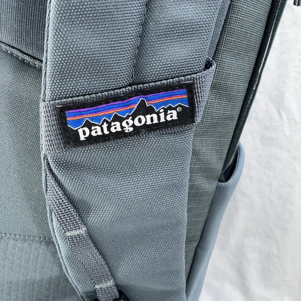 Patagonia 25L Black Hole Backpack Pack Blue/Grey with Red Letters - Image 3 of 4