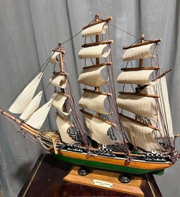Model Cutty Sark 1869 Wooden Clipper Ship 14  Tall 20  Long 