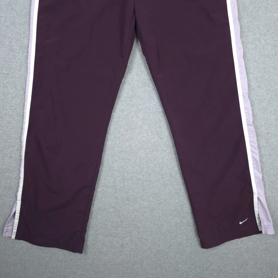Pantalones de chándal vintage Nike para mujer medianos morados Y2K holgados ligeros años 2000 Foto 3 de 4