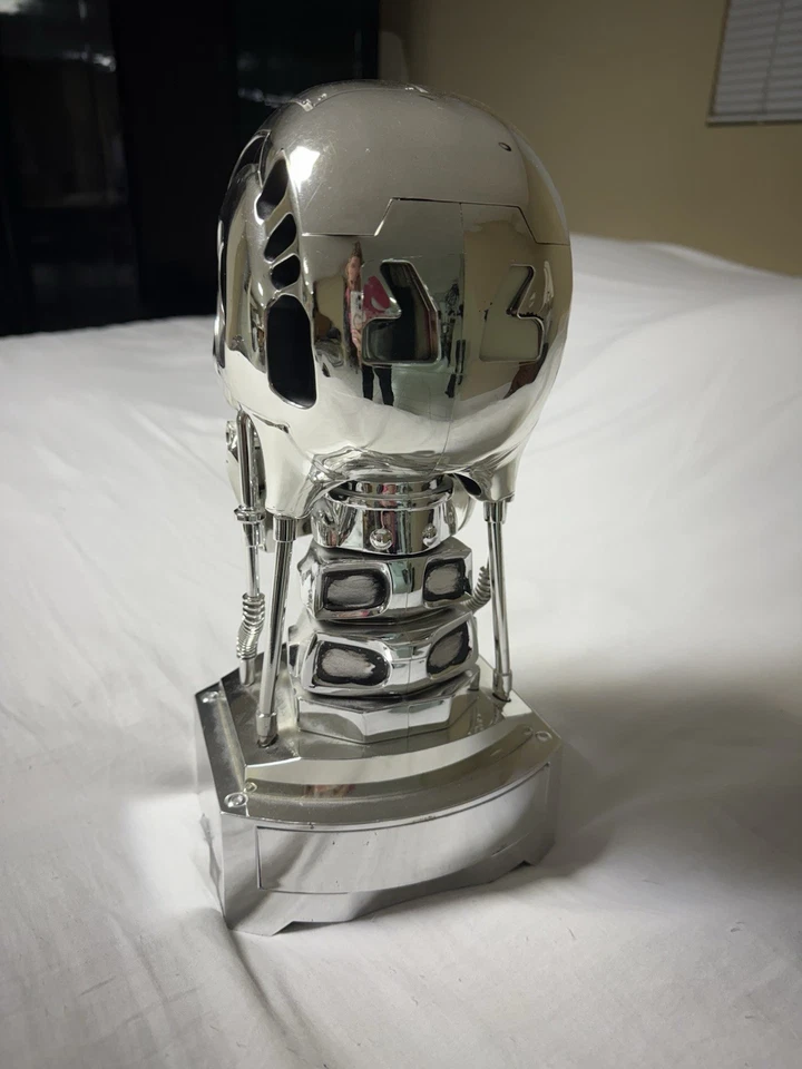 Terminator 2: Judgment Day, 6-Disc Collector Set+Endoskull Bust+Limited Edition - Image 3 of 4