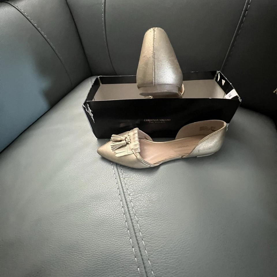 Christian Siriano For Payless. Adorable Slip In Gold Flats. Tasseled/Pointed Toe - Image 2 of 4