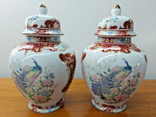 Ein Paar sch&ouml;ne japanische Deckelgl&auml;ser im Imari Stil Keramik