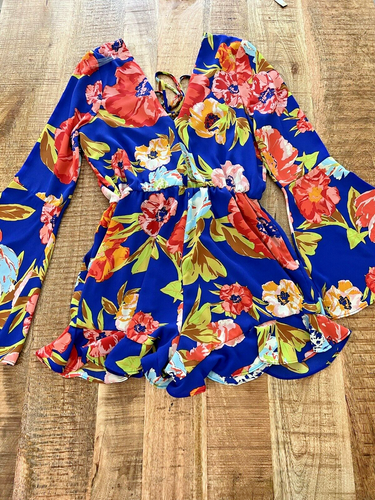 Gianni Bini Women's Floral Long Sleeve Romper Ruffle Hem Flare Pockets Small - Picture 5 of 20