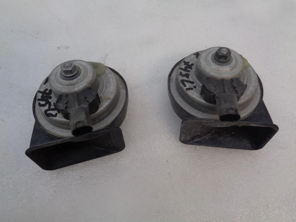 2002-2005 BMW 745Li E65 Low & High Pitch Tone Horn Set OEM LK80738 - Image 4 of 4