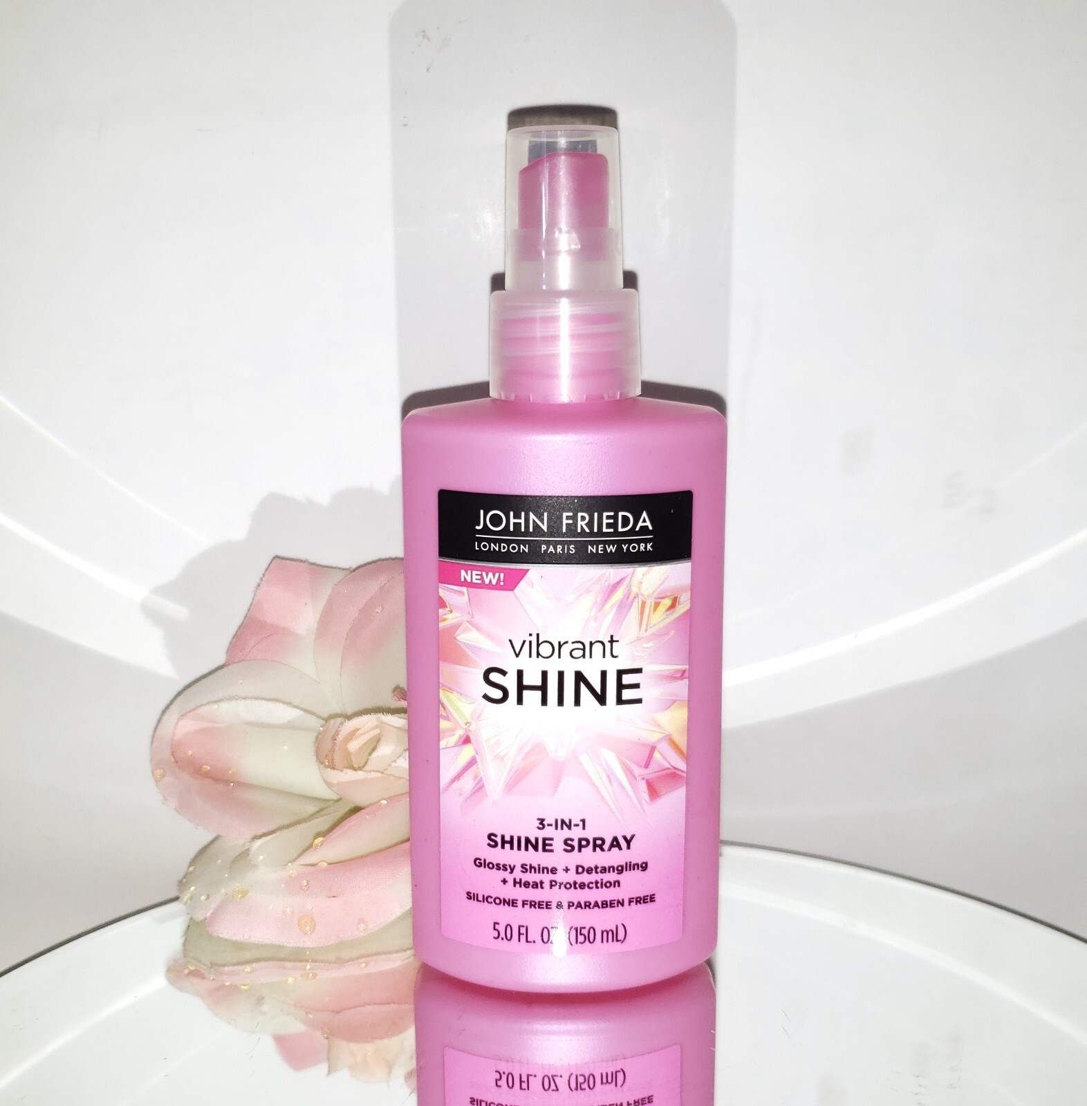 John Frieda 3-In-1 Vibrant Shine Spray 5oz Gloss Detangler Heat Protectant