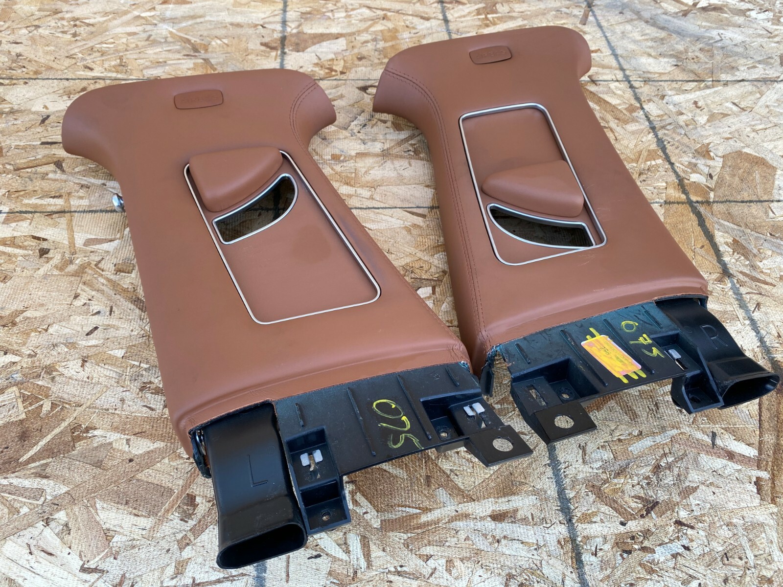 BENTLEY FLYING SPUR (06-08) SET LEFT RIGHT B PILLAR PILLARS OEM CAMEL 
