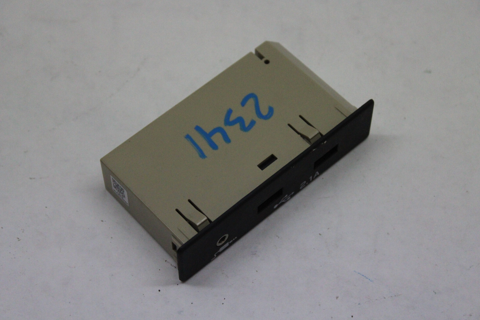 2020 SUBARU LEGACY USB AUX JACK ADAPTER 86257 AN00A OEM 19 20 21 22 23 ...