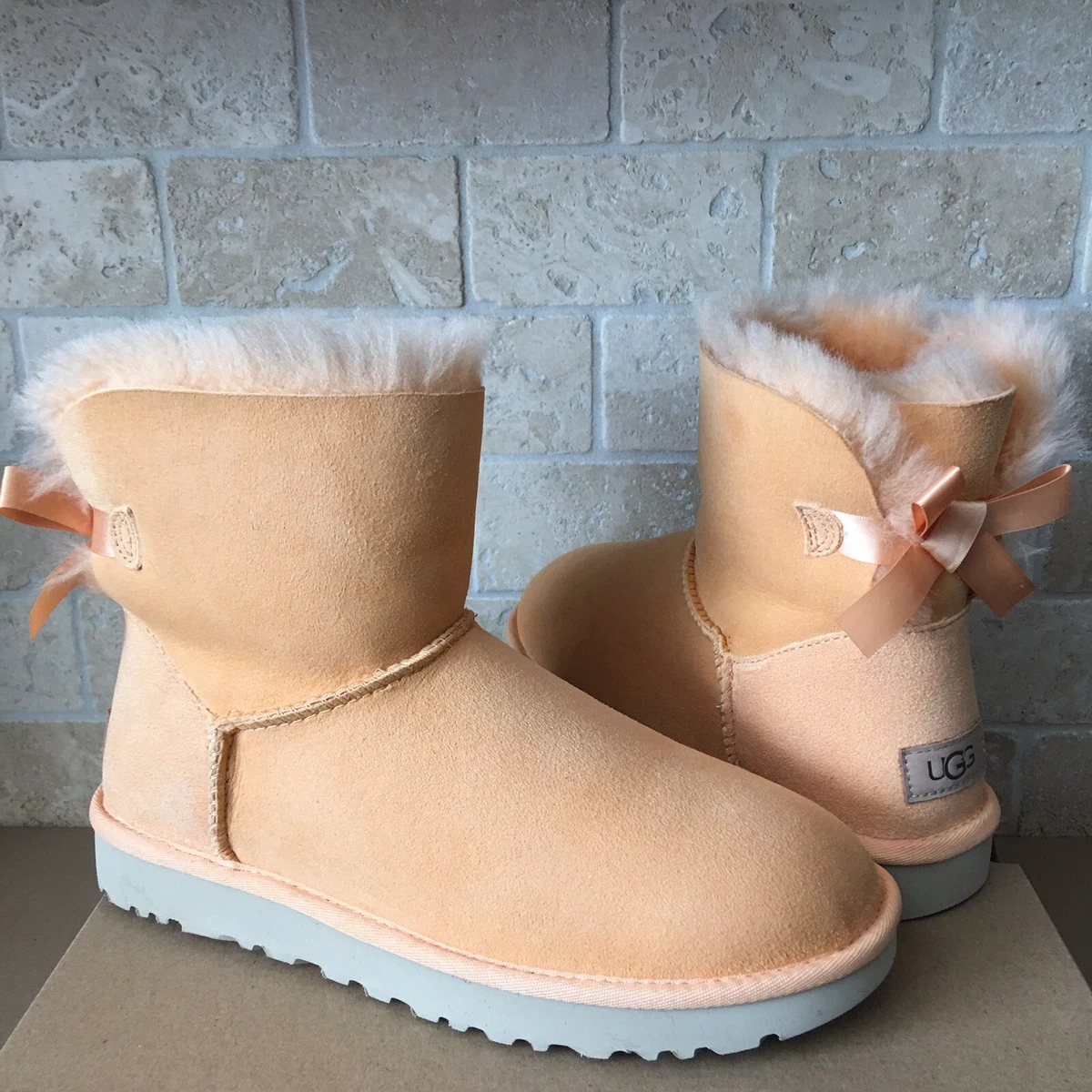 UGG MINI BAILEY BOW II SUN KISSED WATER-RESISTANT SUEDE BOOTS SIZE