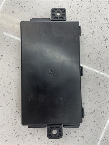 OEM NEW 2017-2018 DODGE JOURNEY HUB RECIVER MODULE OEM 68323876AA - Picture 2 of 5