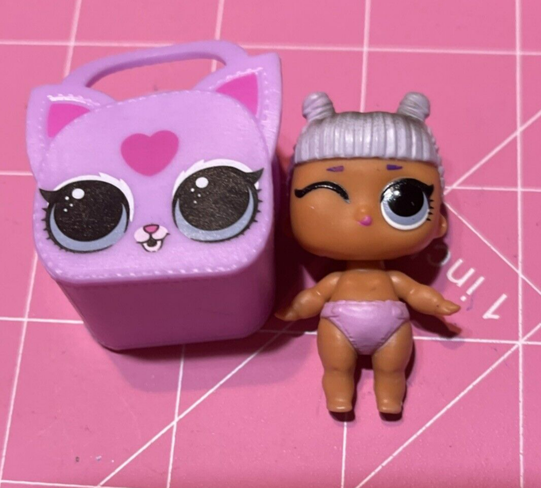 Lol Surprise Dolls Little Sister Darling Diva and cat purse