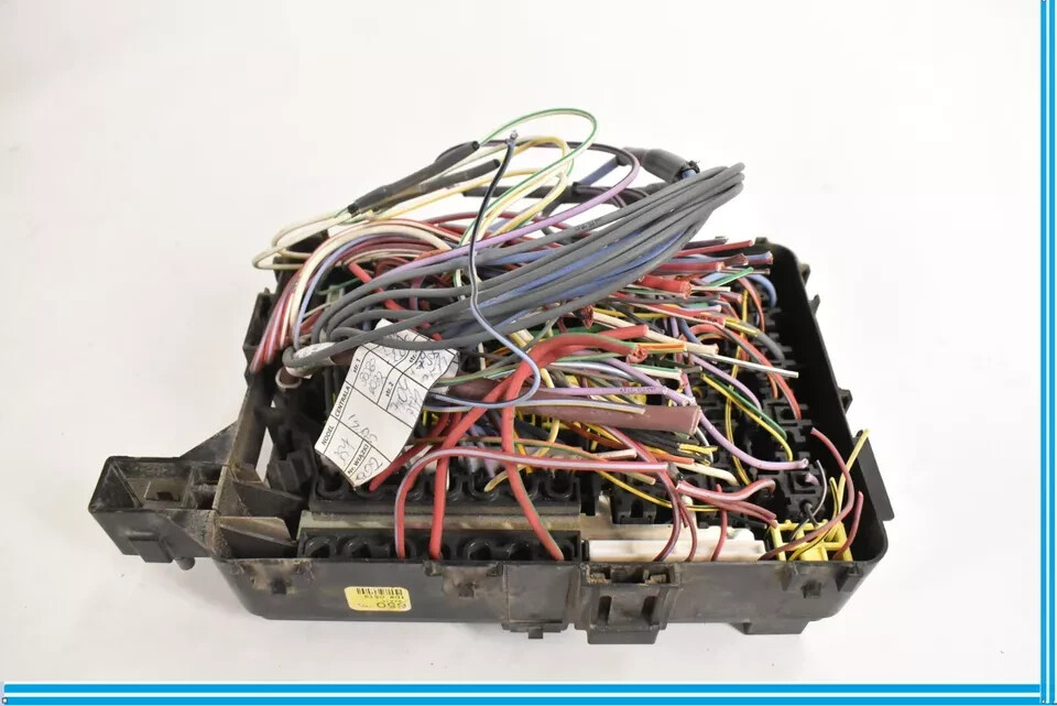 14-17 Maserati Ghibli Engine Fuse Box Junction Relay Box 670035923 OEM