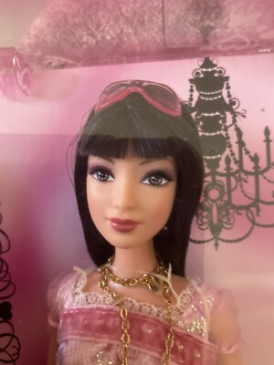 Poupée Barbie Shanghai Brunette N0770 (2008) - Boîte Abîmée, Poupée Neuve