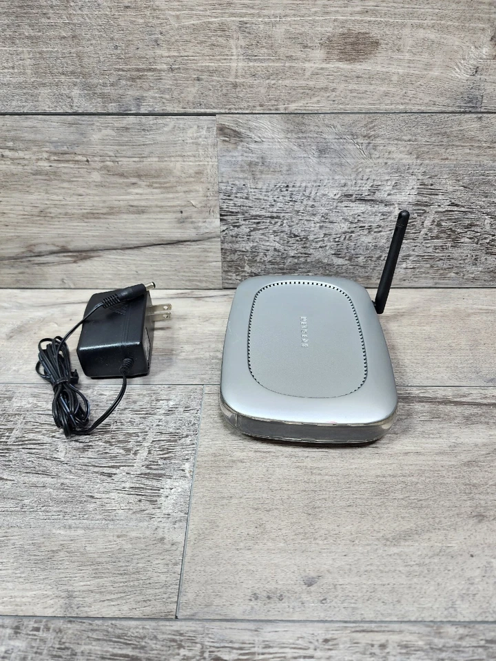 Netgear WGT624 V2 4 Port 108 Mbps Wireless Firewall Router w/Power Cord - Image 2 of 4