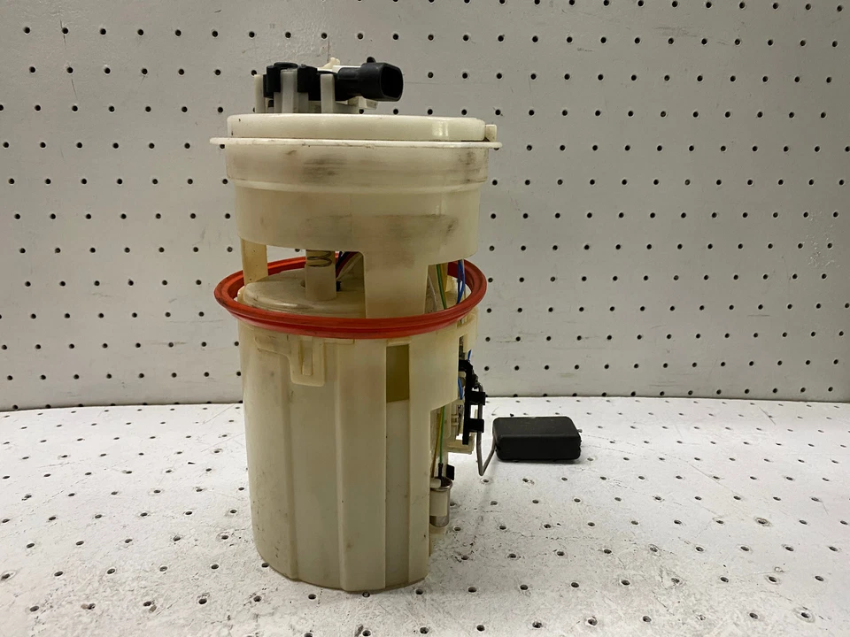 Chevrolet Aveo 2004-2005 conjunto de bomba de combustible OEM Foto 2 de 4