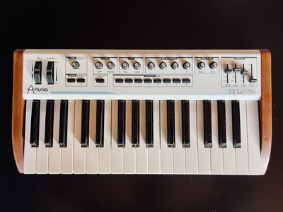 Arturia Analog Experience The Factory 32 Universal MIDI Controller Keyboard